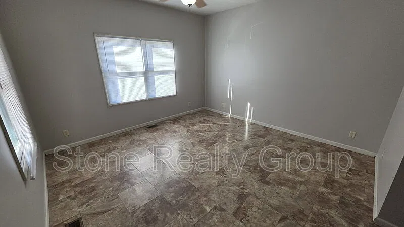 2 bed, 1.0 bath, $1,115 — Photo 4