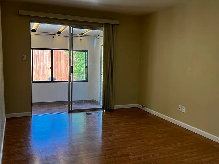 515 Nancy Cir — Photo 6