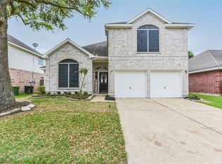 826 Norfolk Dr, Pearland, TX 77584