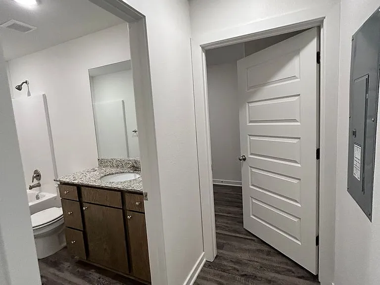 636 Hidden Springs Dr — Photo 6