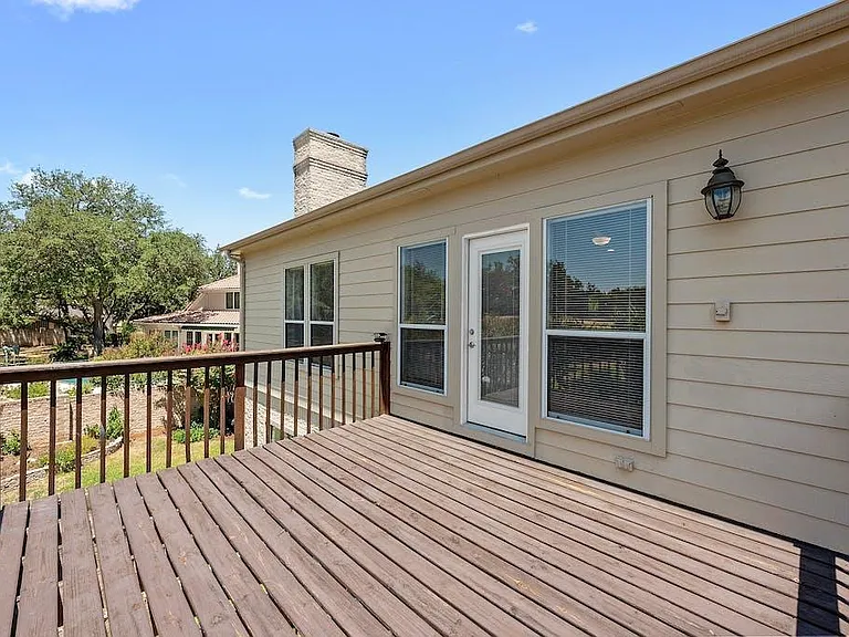 1207 Lakeway Dr — Photo 24