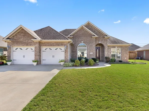 107 Heather Ln, Muscle Shoals, AL 35661