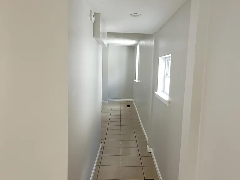 2310 W Broadway #1 — Photo 9