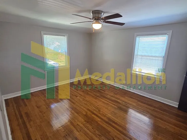 8724 S Eggleston Ave — Photo 19