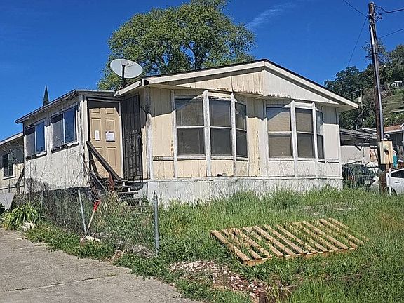 3rd image of 6961 Colusa St