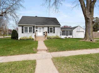 1542 W 38th St, Davenport, IA 52806