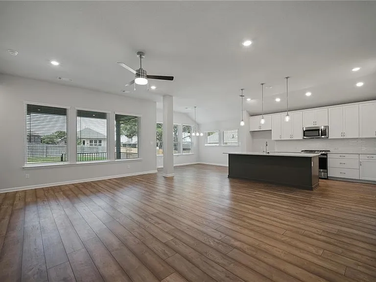 136 Osceola Dr — Photo 3