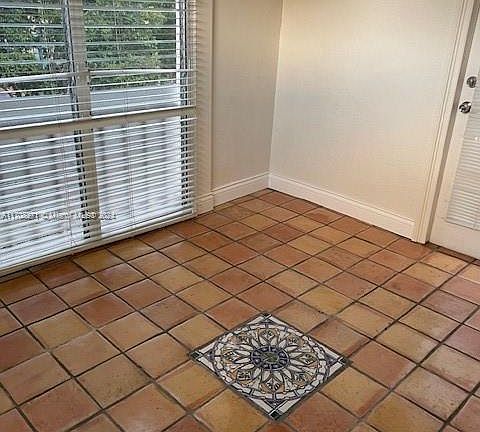 5th image of 226 Sidonia Ave
