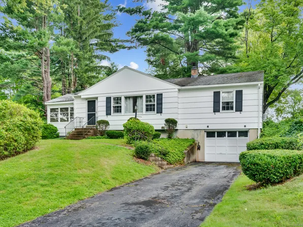 158 Crescent Circle, Cheshire, CT 06410