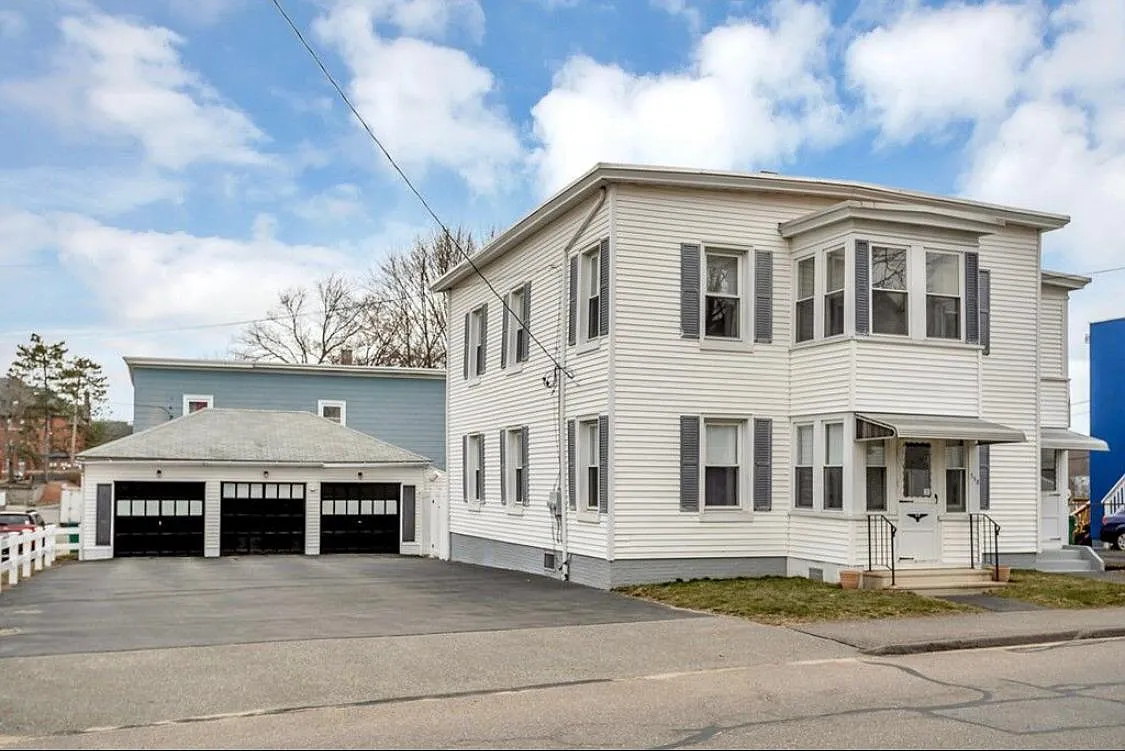3 bed, 1100 sqft, $1,900 — Photo 1