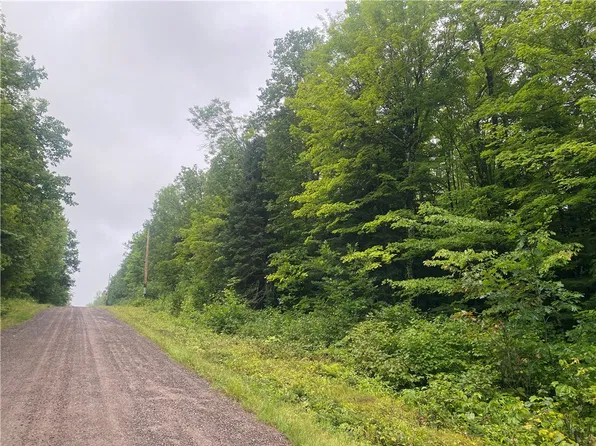 On N Uncle Tom's Road, Loretta, WI 54896