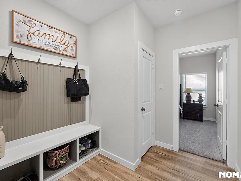 626 Cari Ln — Photo 10