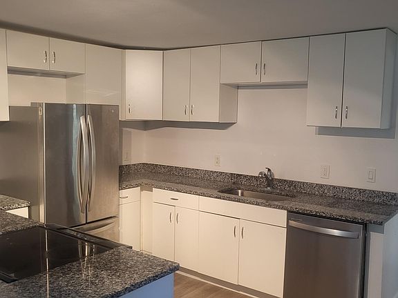 4th image of 1708 E Poinsettia Ave