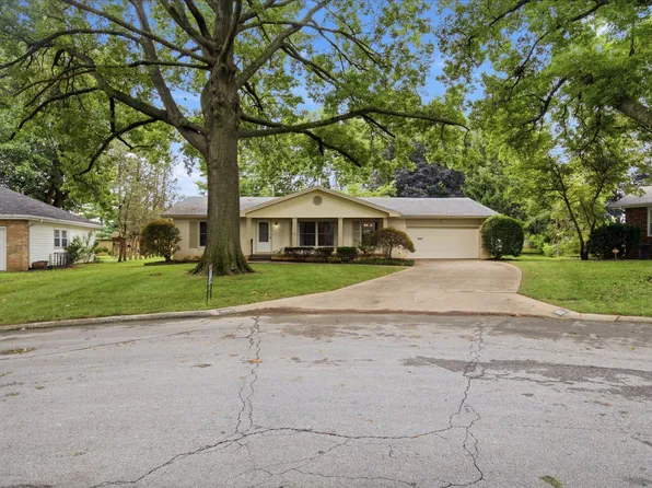 1860 E Meadow Drive, Springfield, MO 65804