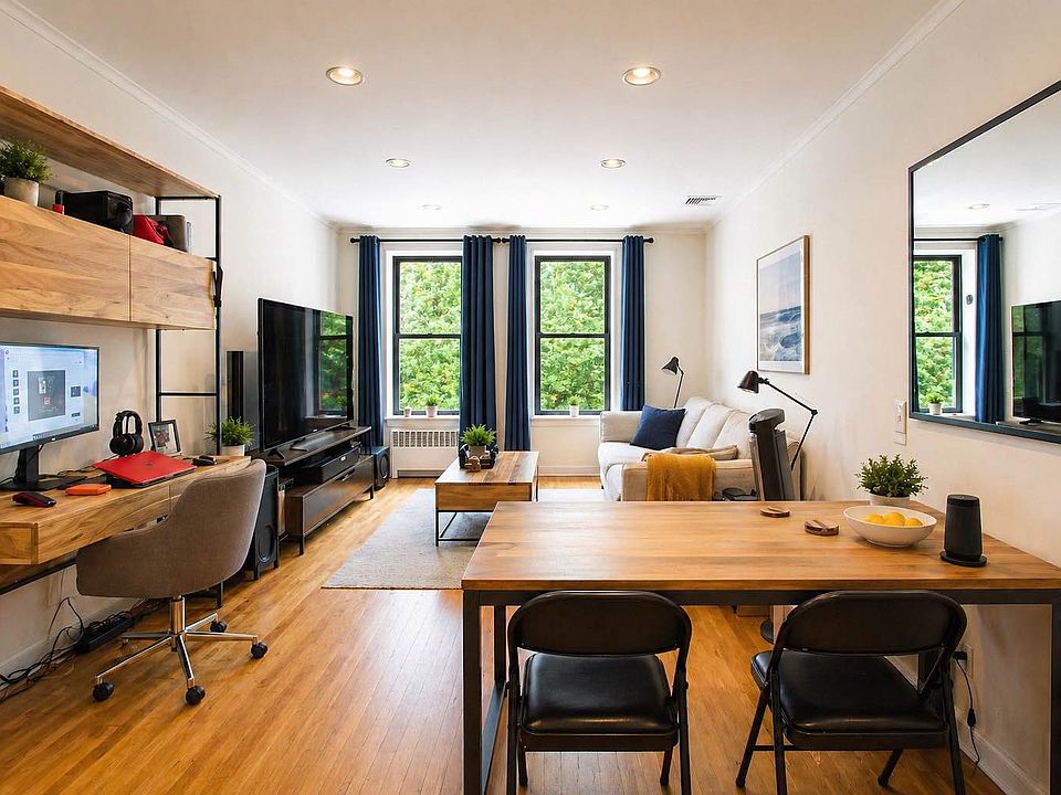 1st image of 119 W 69th St