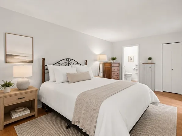 171 Highland St APT 103, Taunton, MA 02780