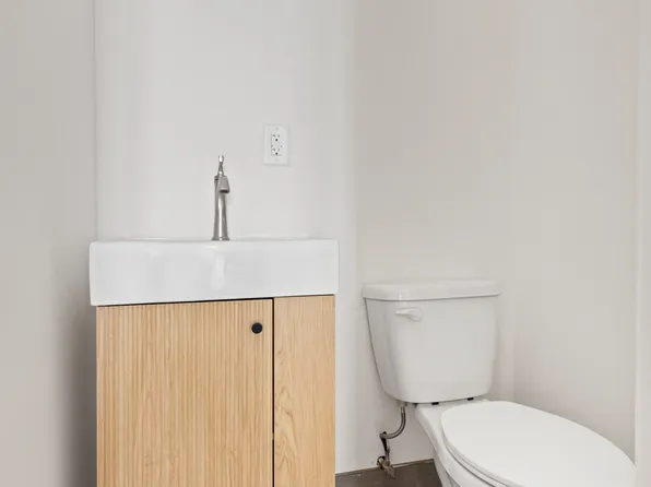 462 Maple Street image 14 of 16