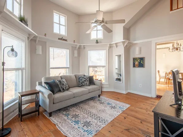 752 Ridge St APT 3, Charlottesville, VA 22902