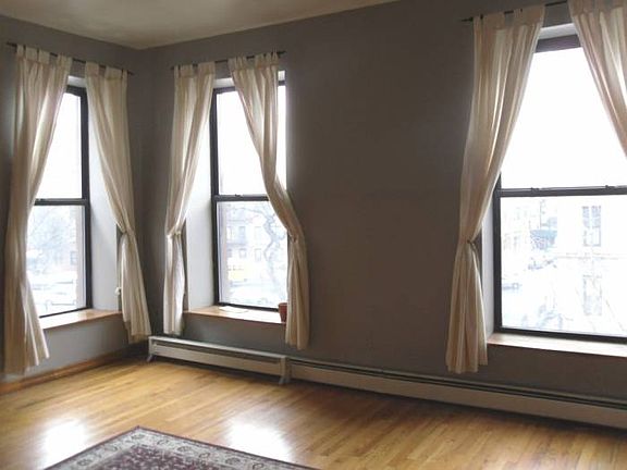 2nd image of 553 Manhattan Ave