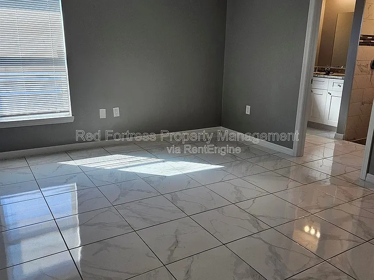 310 Gordon Ave S — Photo 6