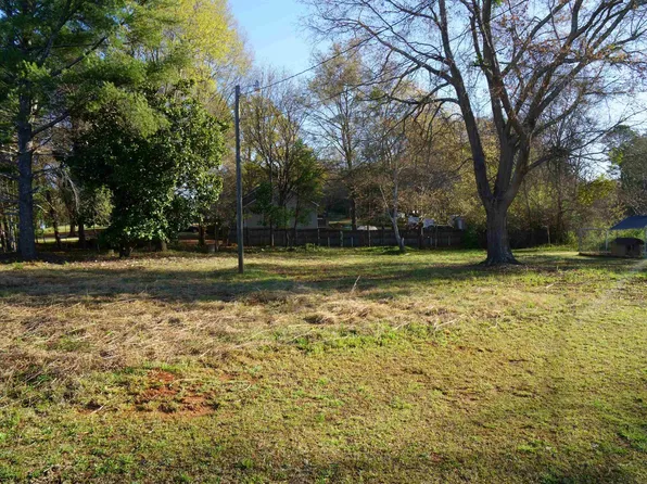 321 Cates Dr, Inman, SC 29349