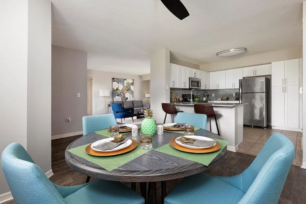 Weston Place Apartments — Photo 4