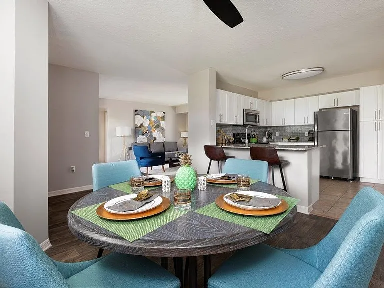 Weston Place Apartments — Photo 4