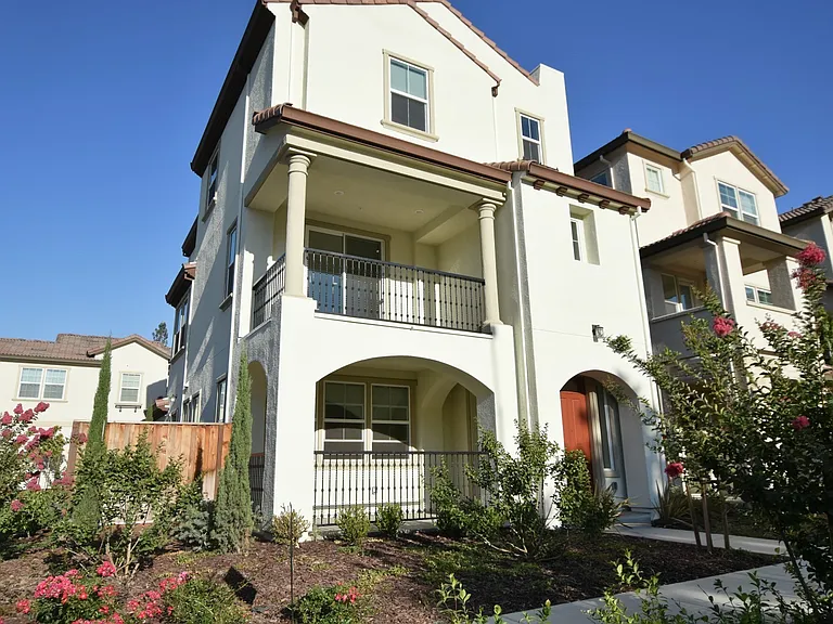 5018 Edenvale Ave — Photo 1
