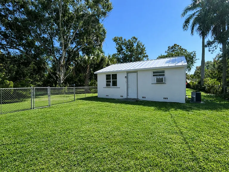 569 Nuna Ave — Photo 1