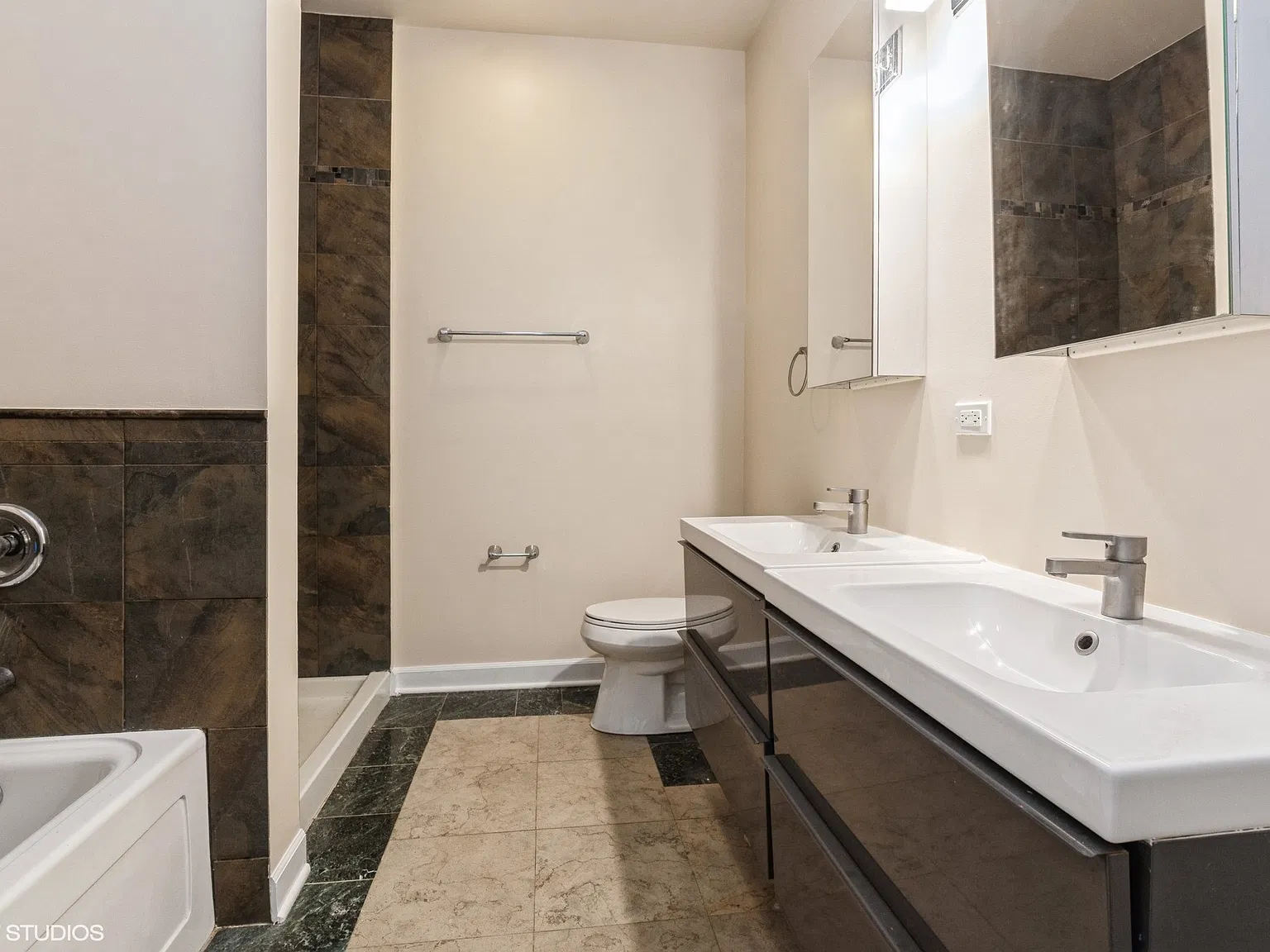 3 bed, 1575 sqft, $2,750 — Photo 4