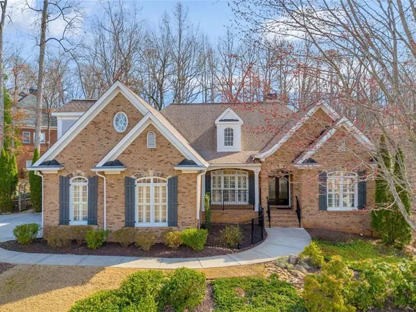 800 E Shore Dr, Canton, GA 30114