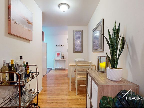 5th image of 301 E 85th St APT 3