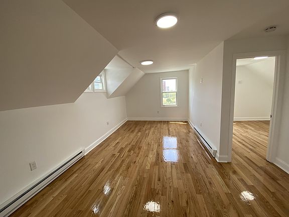 4th image of 301 Sunset Ave APT 6