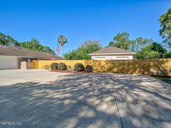3rd image of 1975 Perregrine Cir S
