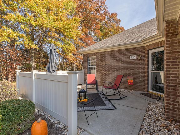 4th image of 336 Park Woods Ln