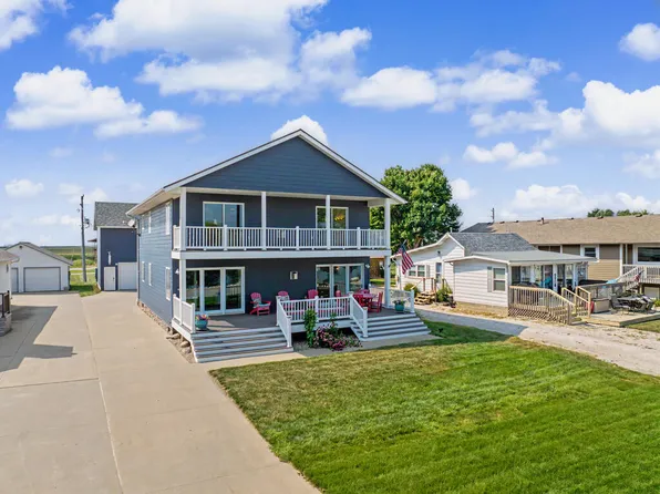 7406 Twin Lakes Rd, Manson, IA 50563