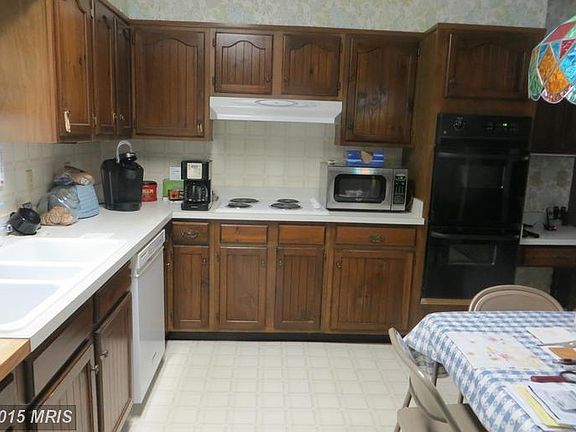 Eat In Kitchen view from Laundry Rm