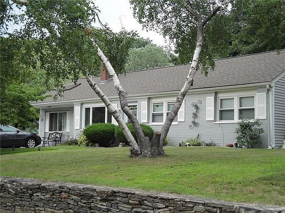 2nd image of 100 Sherwood Ave