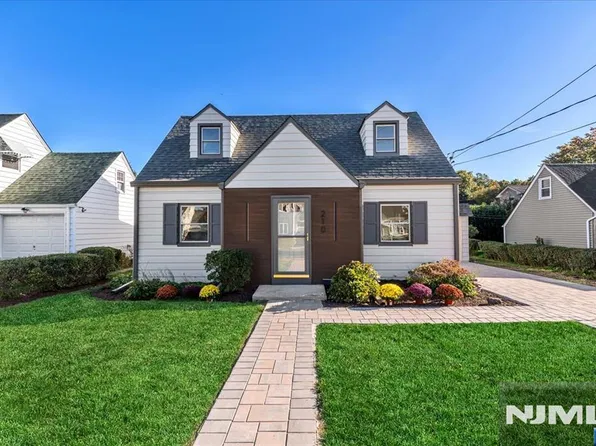 210 Lincoln Avenue, Elmwood Park, NJ 07407