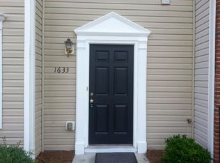 1633 Olivers Crossing Cir, Winston Salem, NC 27127