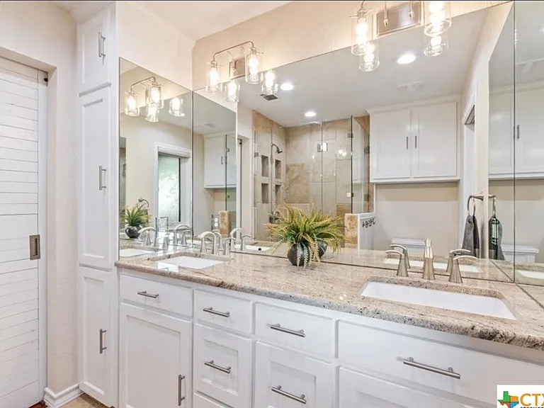 3069 Summit Dr — Photo 20