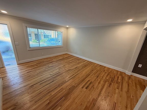 2nd image of 120 Biscayne Dr NW APT B4