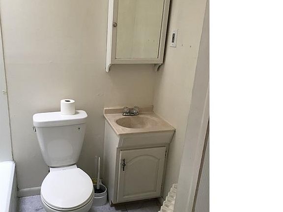 5th image of 2203 N Charles St APT 3