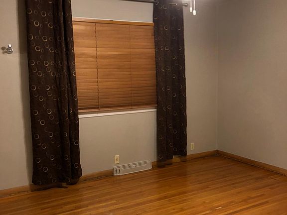 5th image of 323 Angie Dr #House