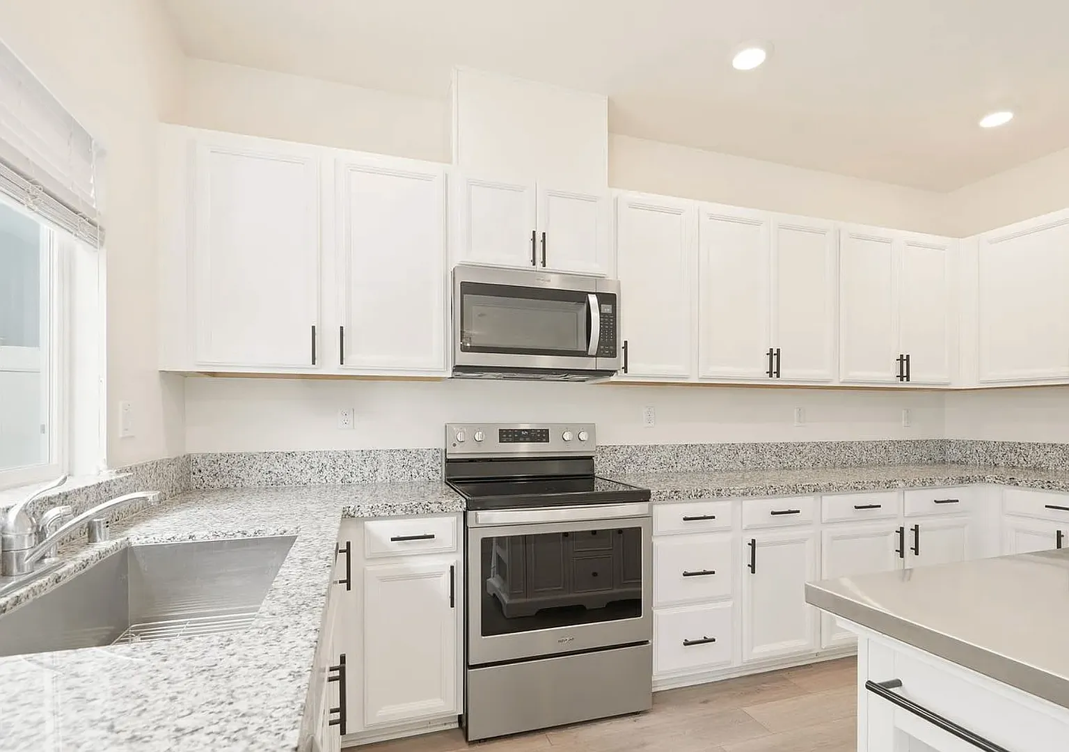Beautiful 3/2.5 (Solar) Natomas Gem! Please read entire ad for viewings! — Photo 4