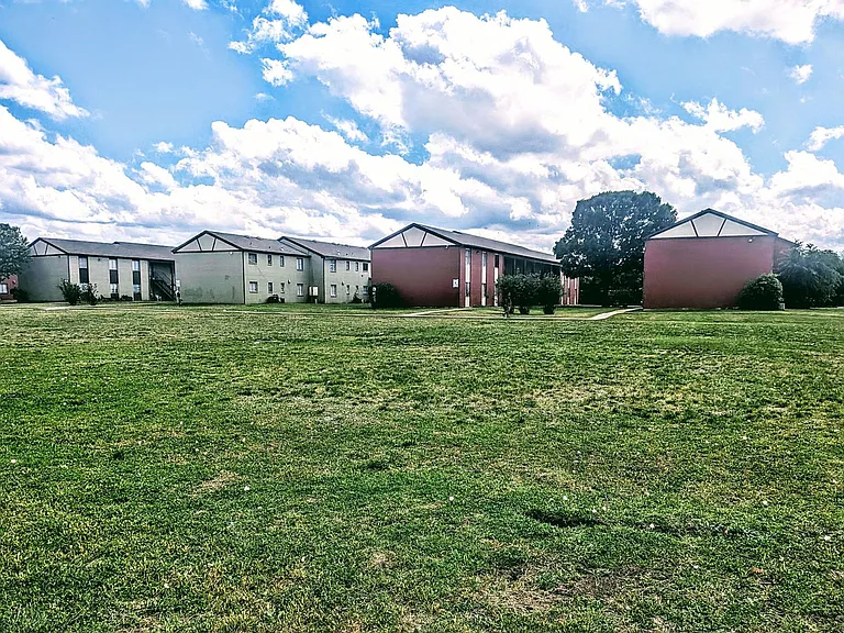 Modern Waco Living Zero Deposit Apartments Near Baylor, 1800 Waco — Photo 21