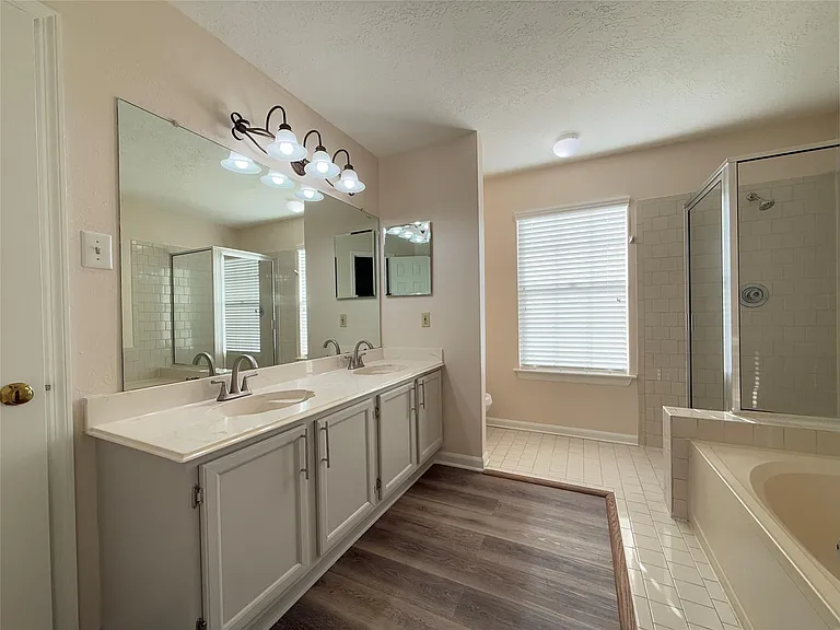 1559 Hillside Elm St — Photo 19