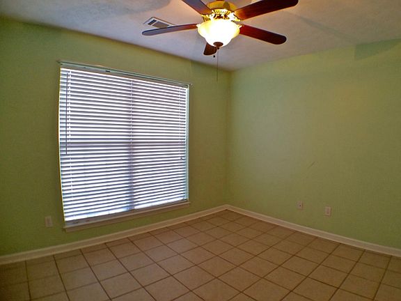 5th image of 45 Lexington Cir