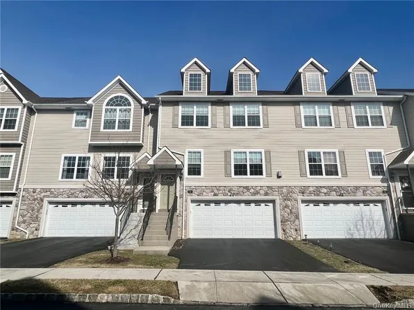 8 Seeley Bull St #120, Monroe, NY 10950