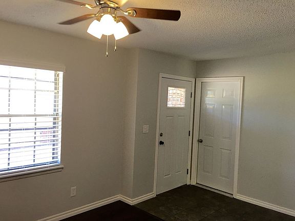 4th image of 1130 W Dorchester Way